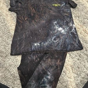 Black tie die set of t-shirt and leggings